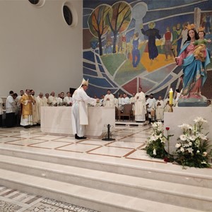 Biskup Šaško posvetio novi oltar u obnovljenoj crkvi Marije Pomoćnice na Knežiji